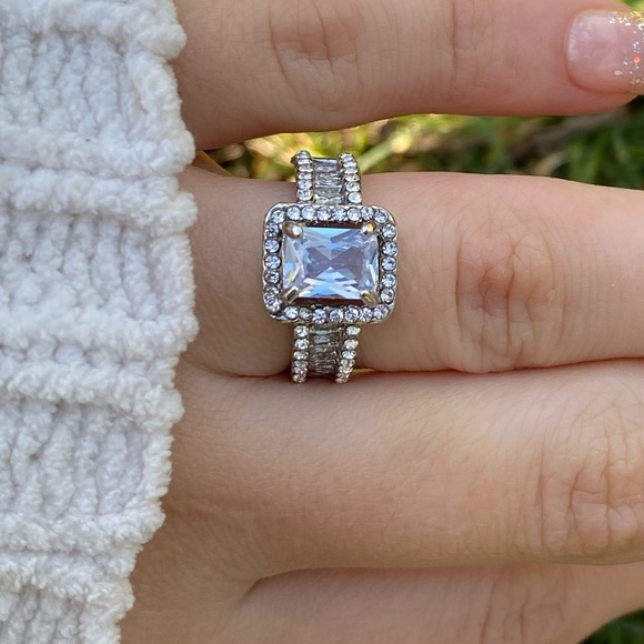 New Beautiful Stamped 925 Silver Ring - Picture 3 of 5